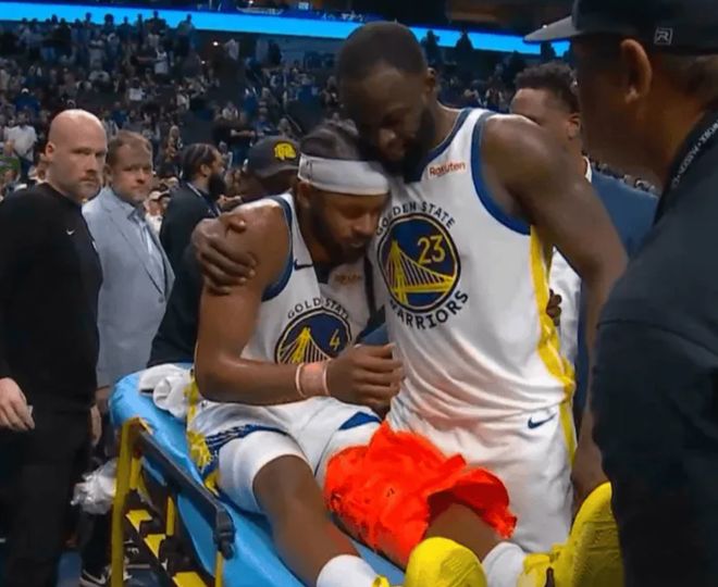 勇士加时险胜独行侠 穆迪伤情引队友暖心守护