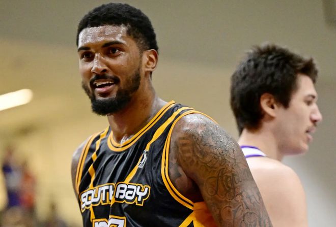 南湾湖人惨败斯托克顿国王 马利克-威廉姆斯砍