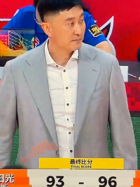 格洛弗双冠加冕 杰曼三分绝杀引爆京粤大战