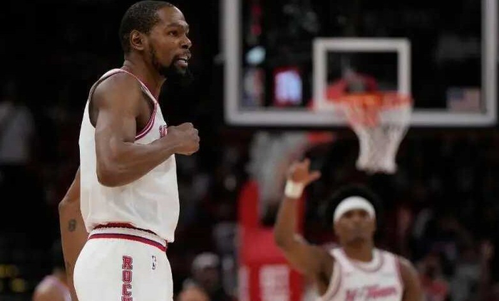 杜兰特19+5+9助攻助火箭力克雄鹿