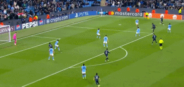 皇马双杀曼城晋级八强，B席红牌成关键转折点