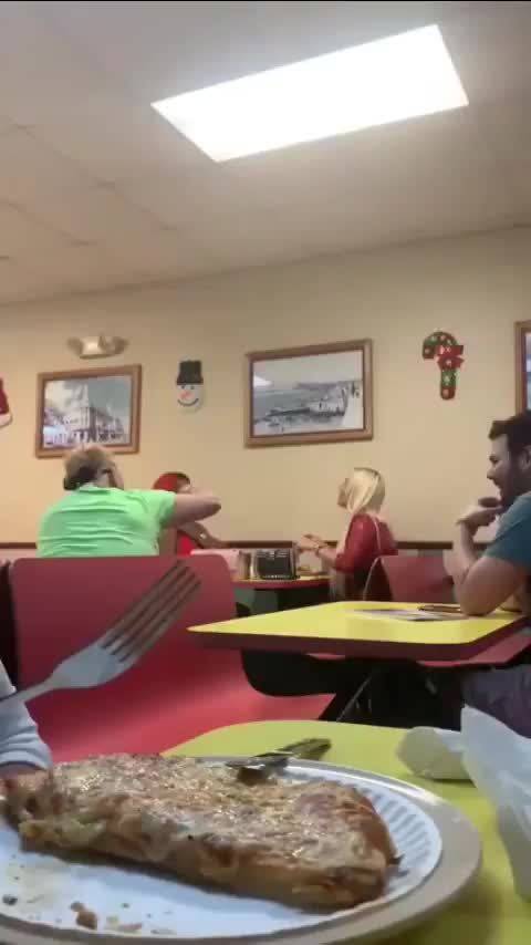 贝克汉姆称最后一场职业赛与伊布争罚任意球引